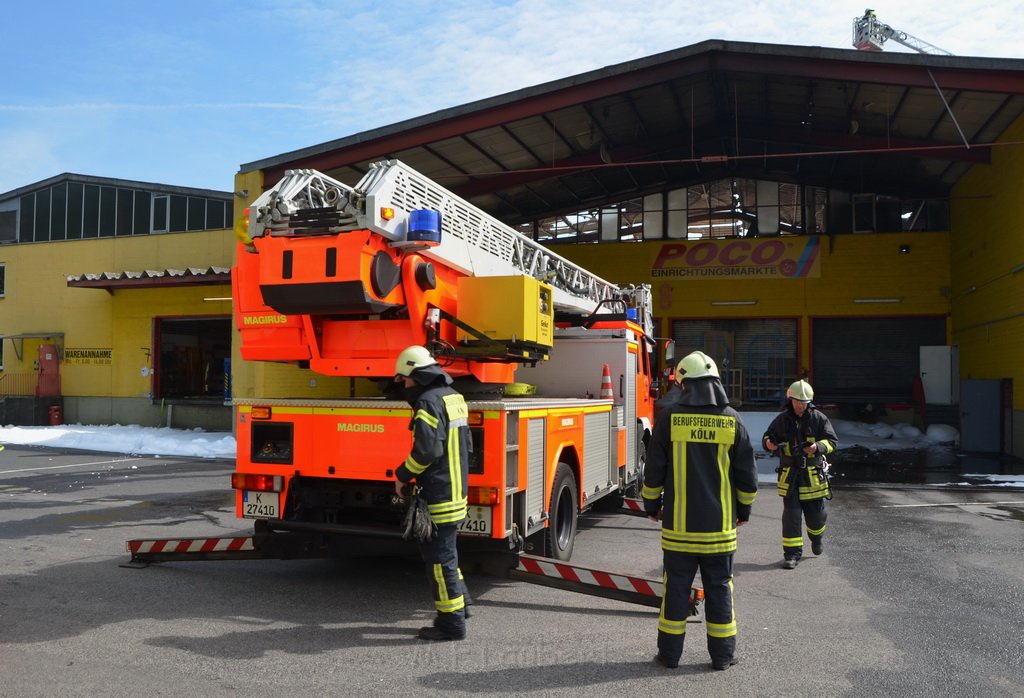 Grossfeuer Poco Lager Koeln Porz Gremberghoven Hansestr P895.jpg - Miklos Laubert